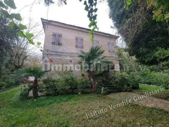 Villa in asta a Loreo