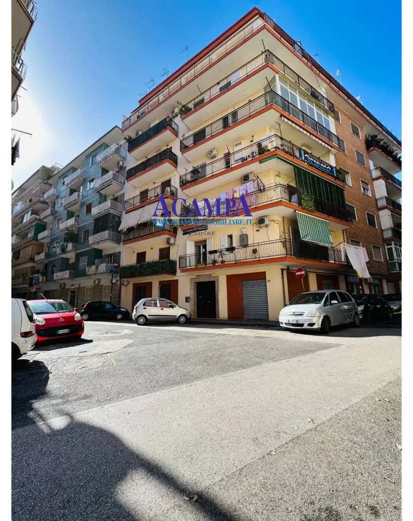 Appartamento in vendita a Napoli