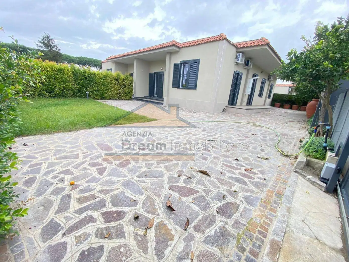 Villa in affitto a Giugliano in Campania