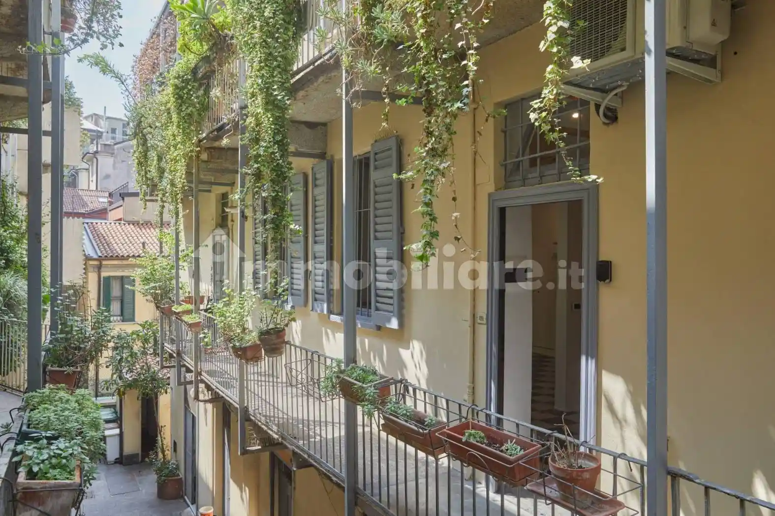 Monolocale piazza 24 Maggio 4, Ticinese, Milano - foto 2