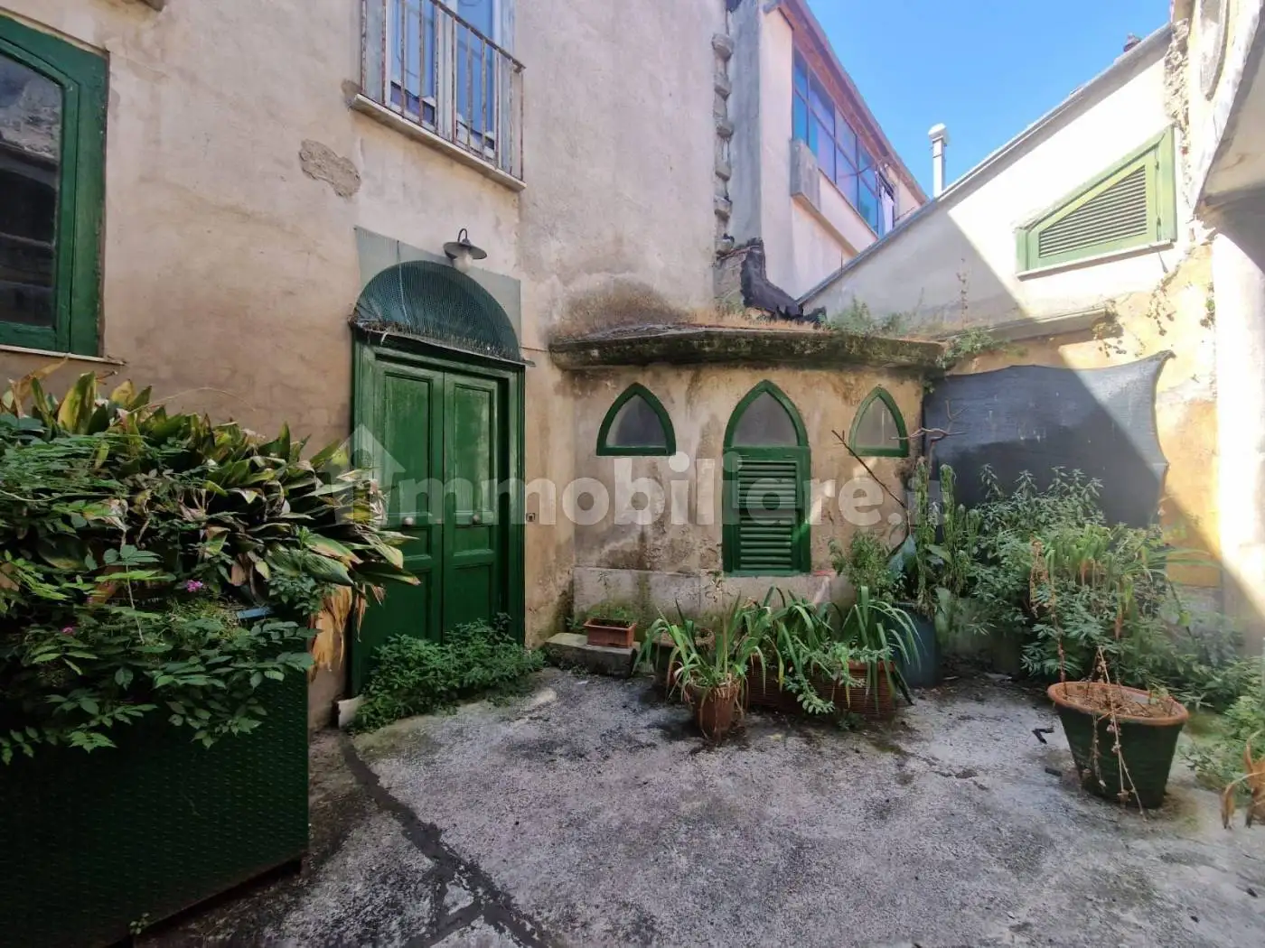 Palazzo - Edificio in vendita a Atripalda