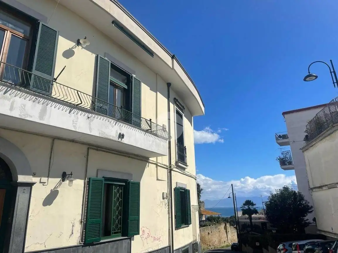 Appartamento in vendita a Napoli