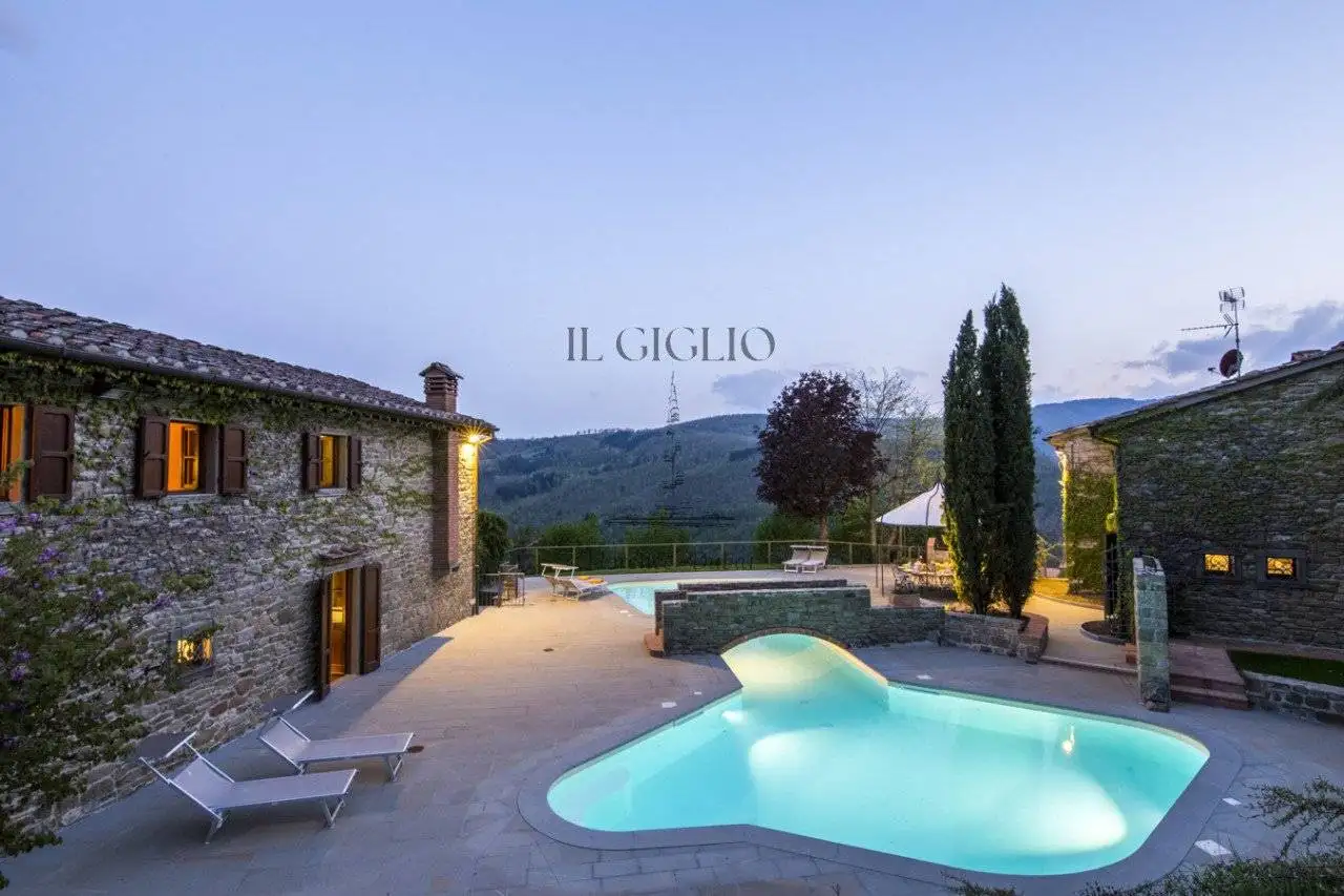 Villa in vendita a Pratovecchio e Stia