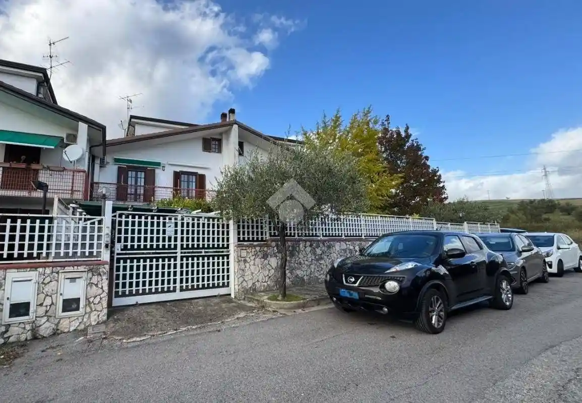 Villa a schiera viale Dei Biancospini 3, San Mango Piemonte - foto 2