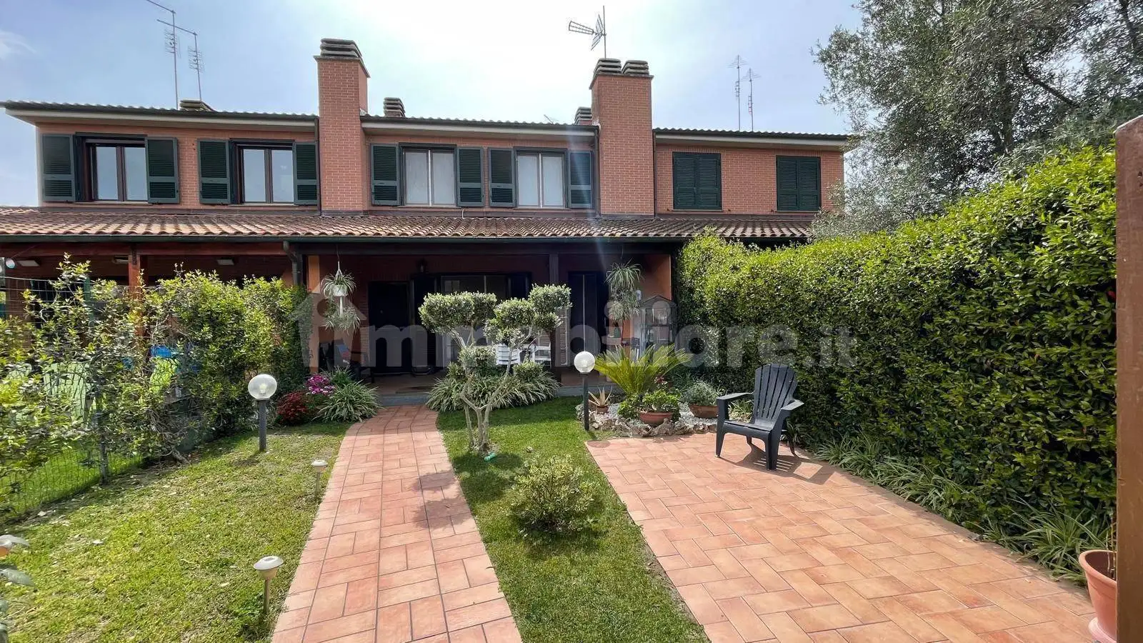 Terratetto plurifamiliare in vendita a Roma