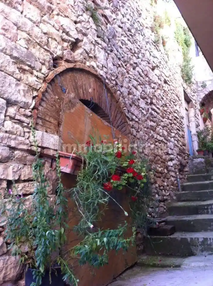 Rustico - Casale in vendita a Terni