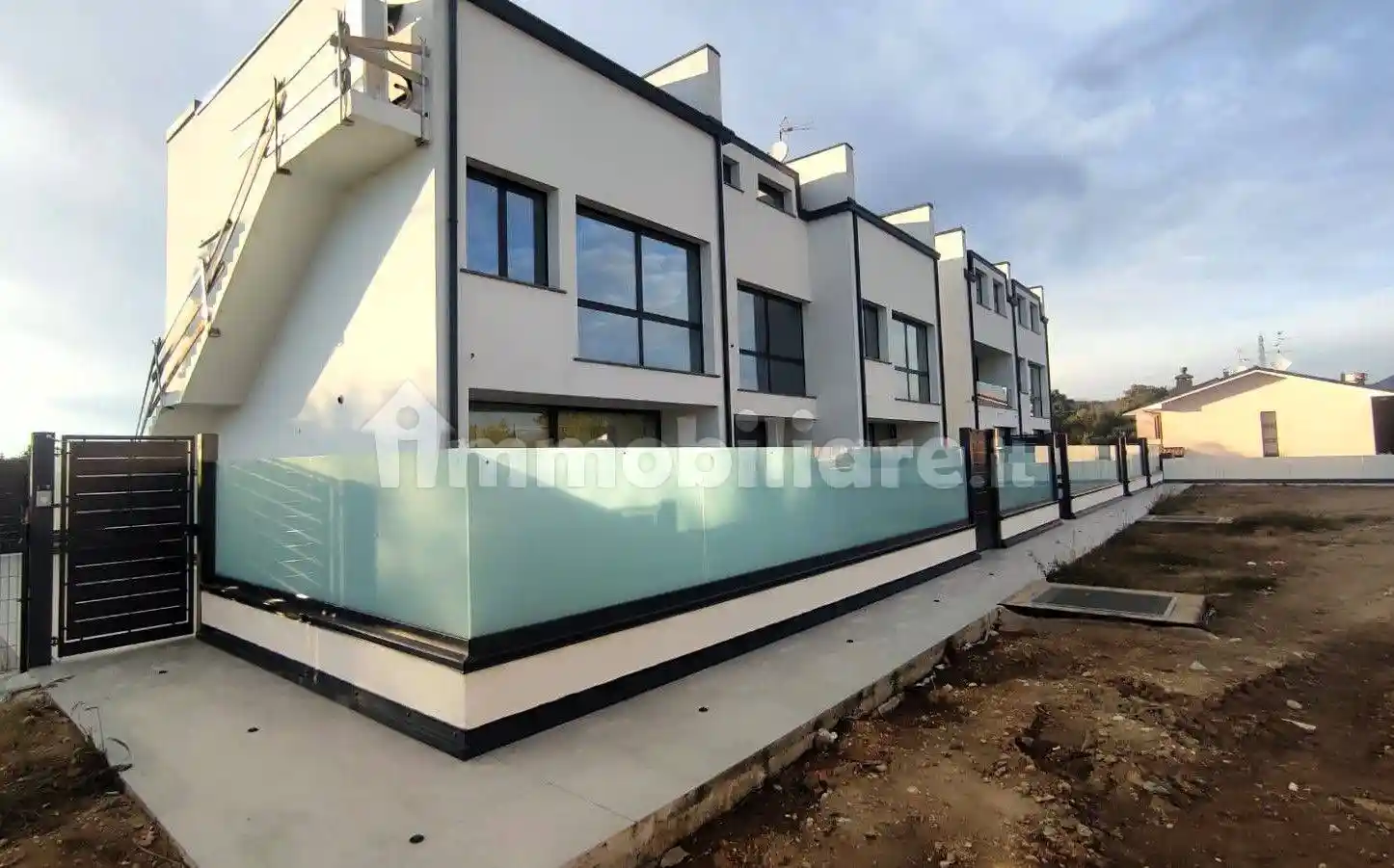 Appartamento in vendita a Carugo