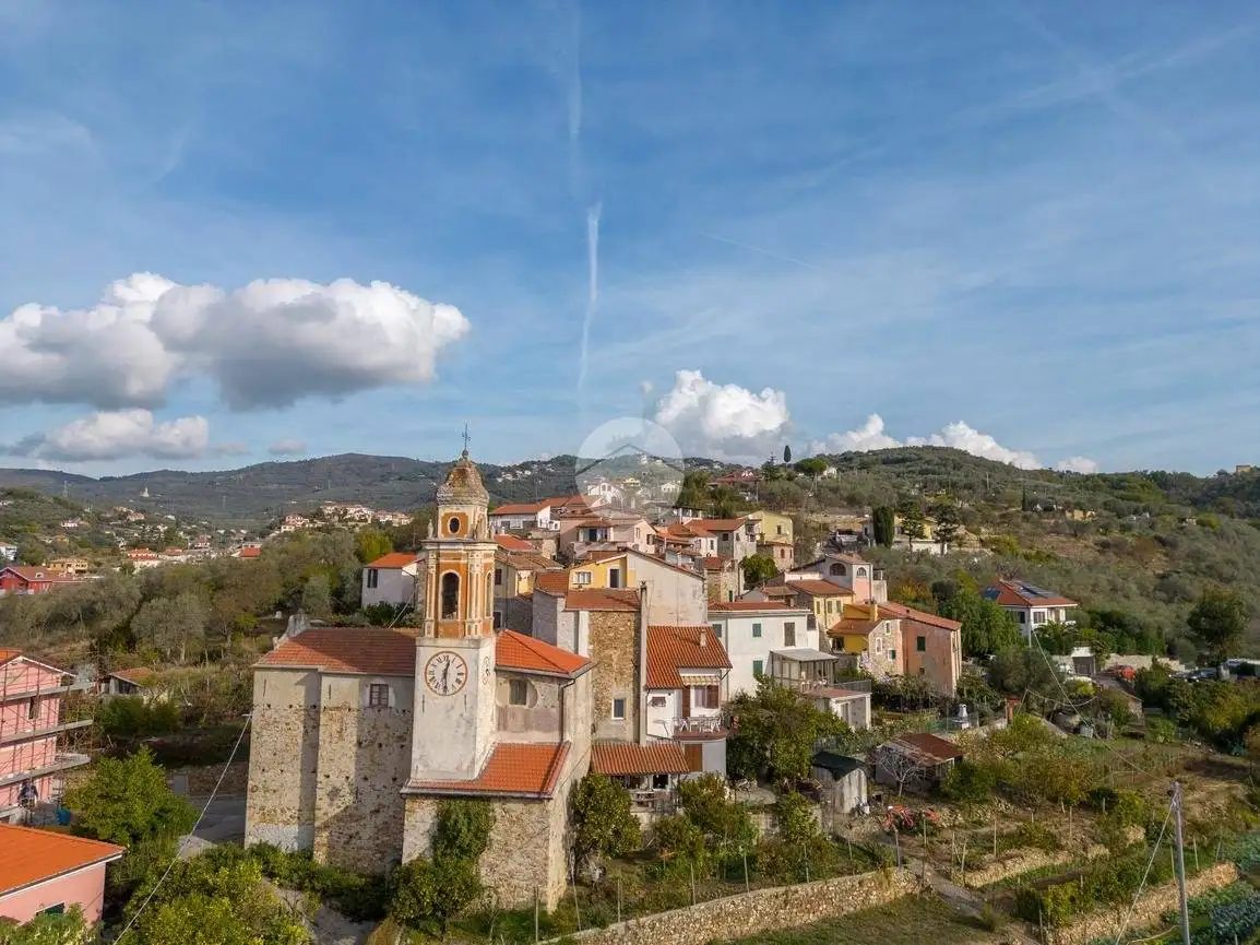 Appartamento in vendita a Imperia