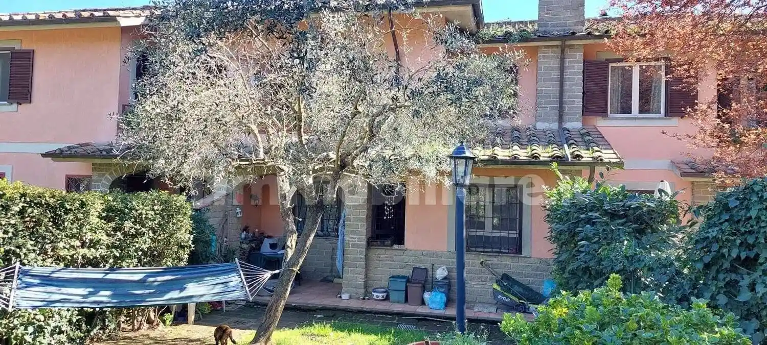 Villa in vendita a Manziana
