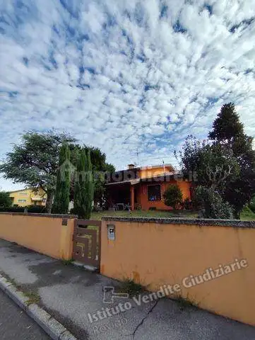 Villa in asta a Villadose
