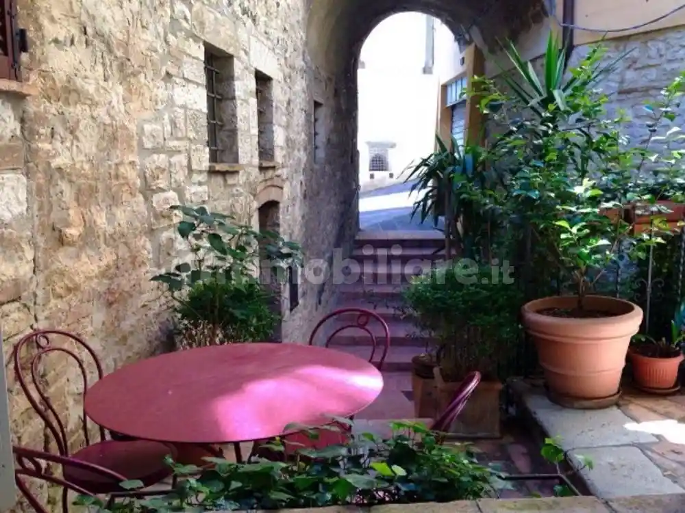 Appartamento in affitto a Todi