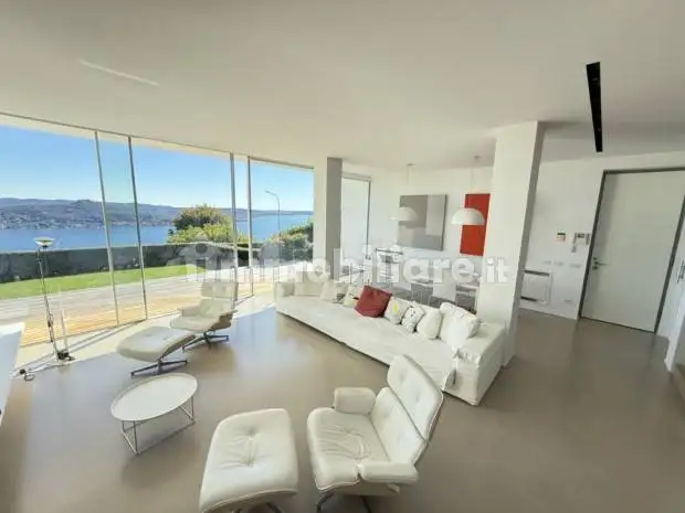 Villa in vendita a Nebbiuno