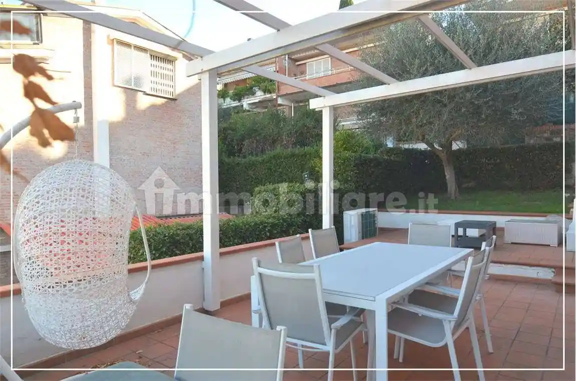 Villa in vendita a Montecatini-Terme