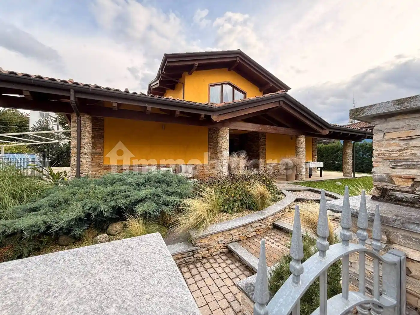 Villa unifamiliare via Aymone di Challant 17, Lanzo Torinese - foto 2