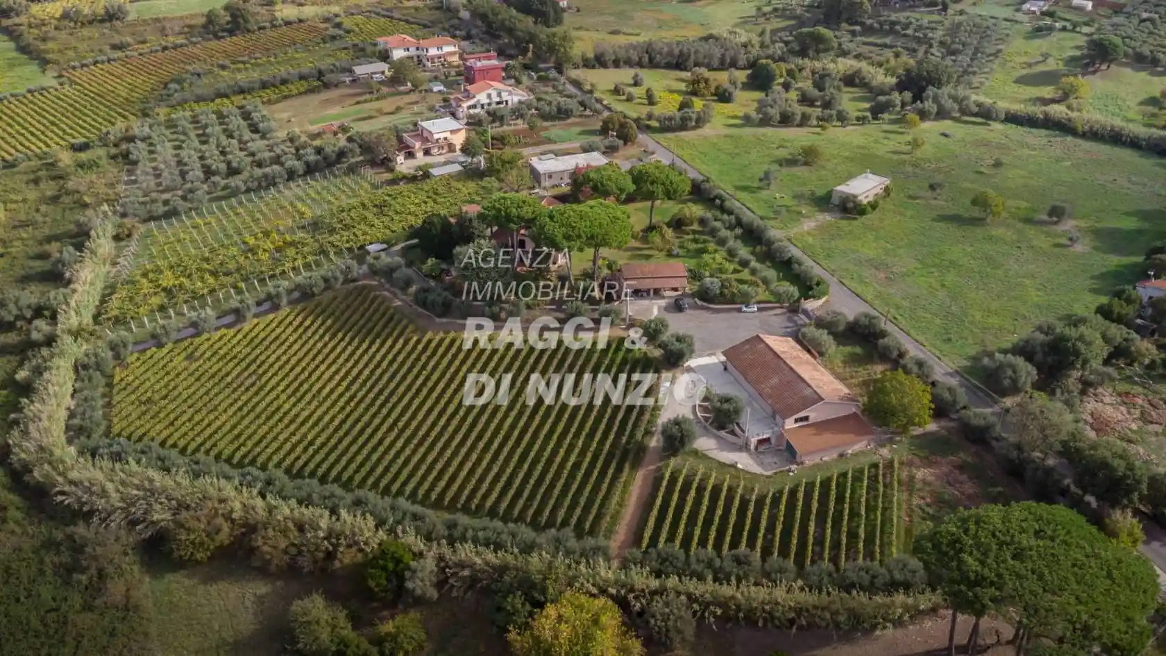 Villa in vendita a Lanuvio