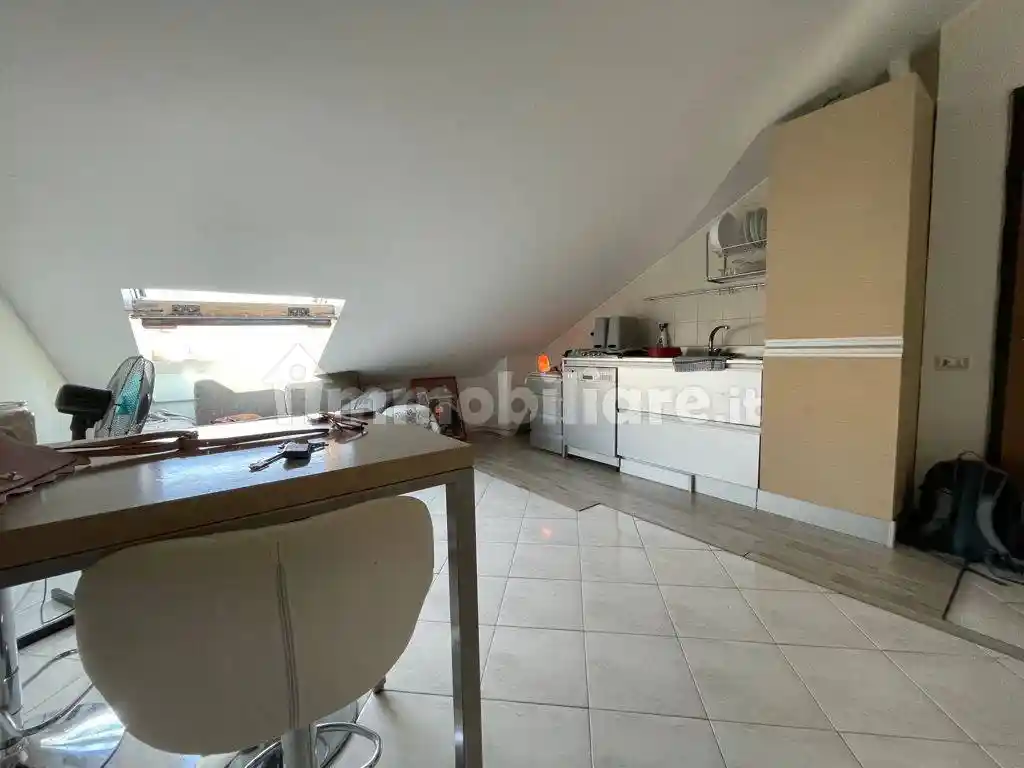 Trilocale ottimo stato, quinto piano, Colognola, Bergamo - foto 2