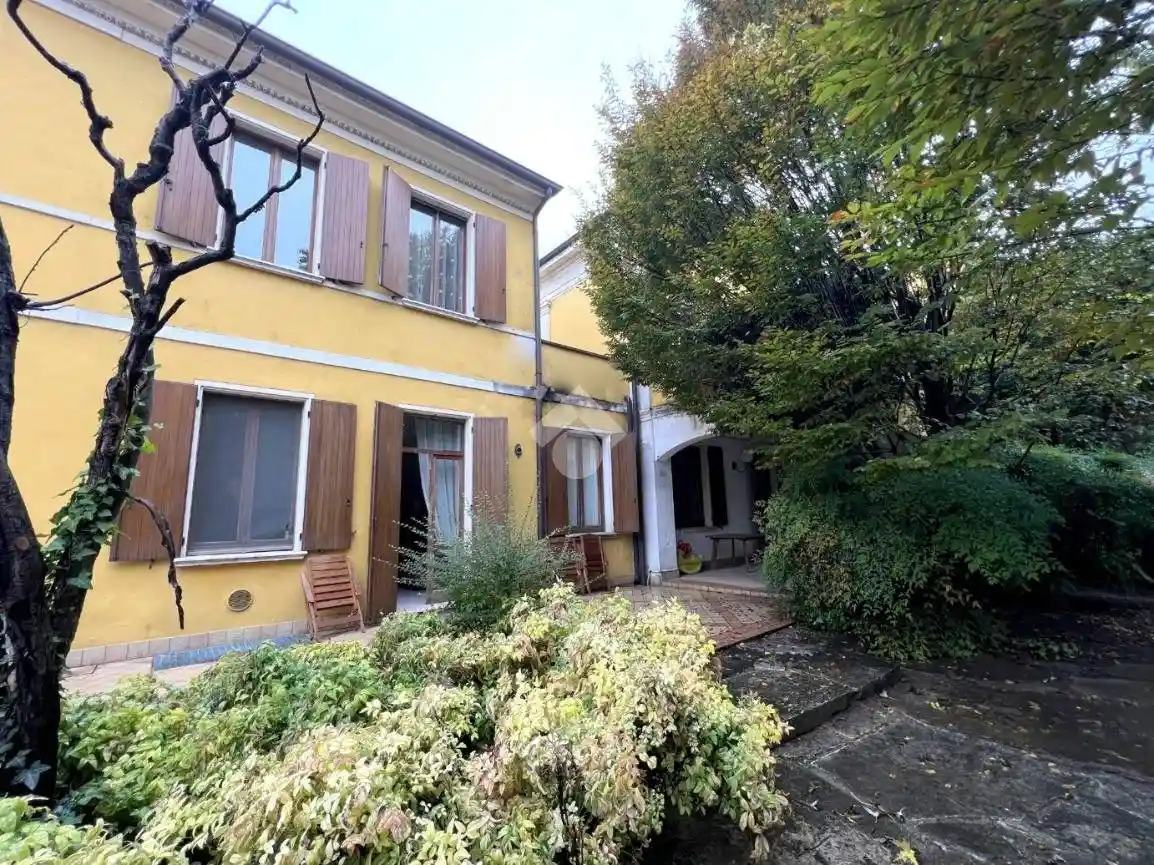 Terratetto unifamiliare via Amedeo Di Savoia 17, Centro, Casalromano - foto 3