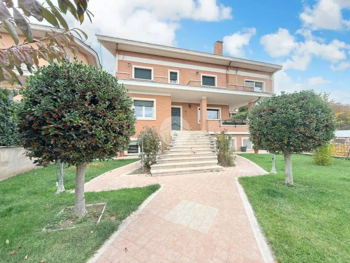 Villa in vendita a Avezzano