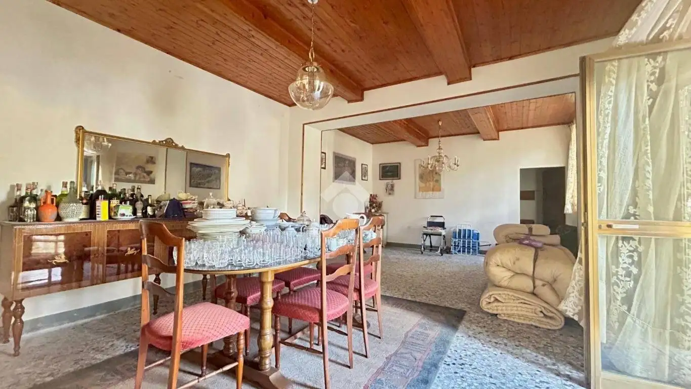 Casa indipendente in vendita a Pistoia