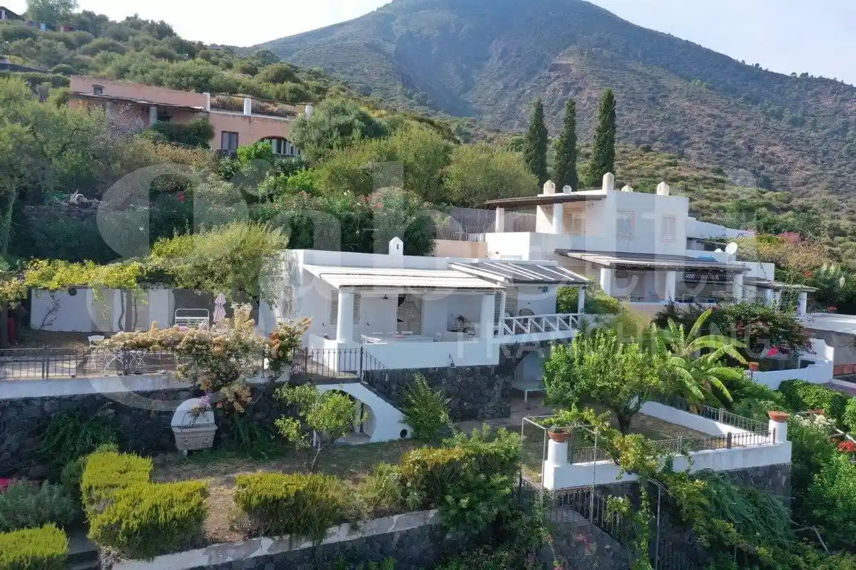 Casa indipendente in vendita a Santa Marina Salina