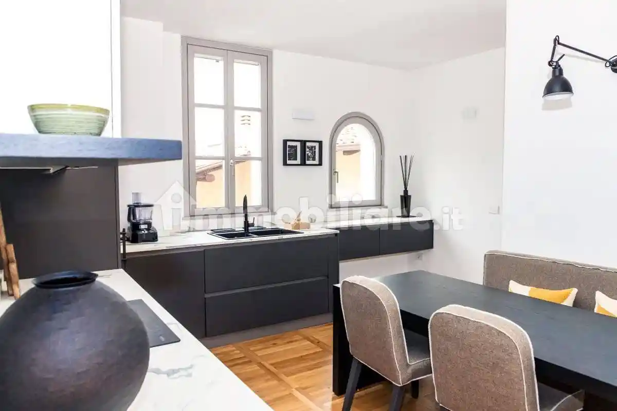 Trilocale piazza Chiesa 5, Centro, Erbusco - foto 2