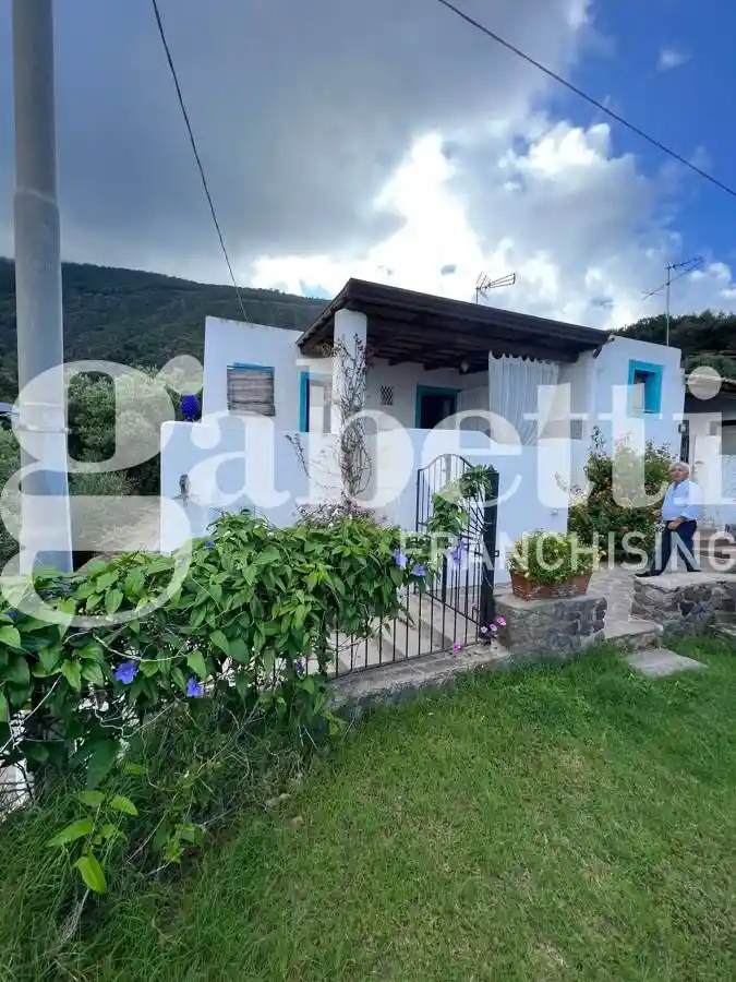 Casa indipendente in vendita a Santa Marina Salina