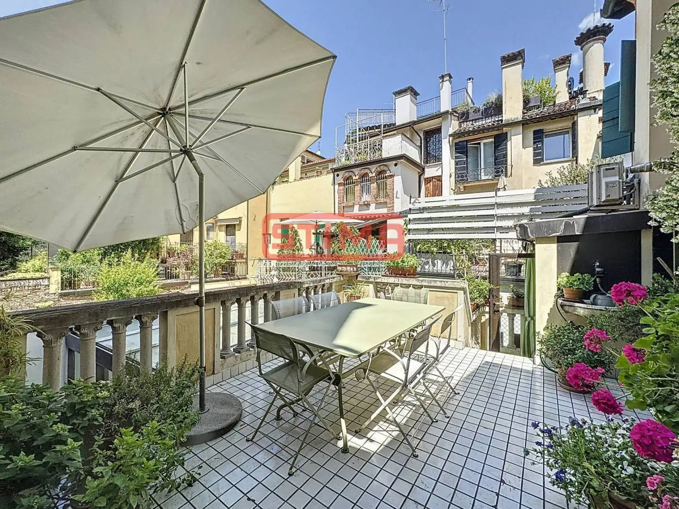 Palazzo - Edificio in vendita a Treviso