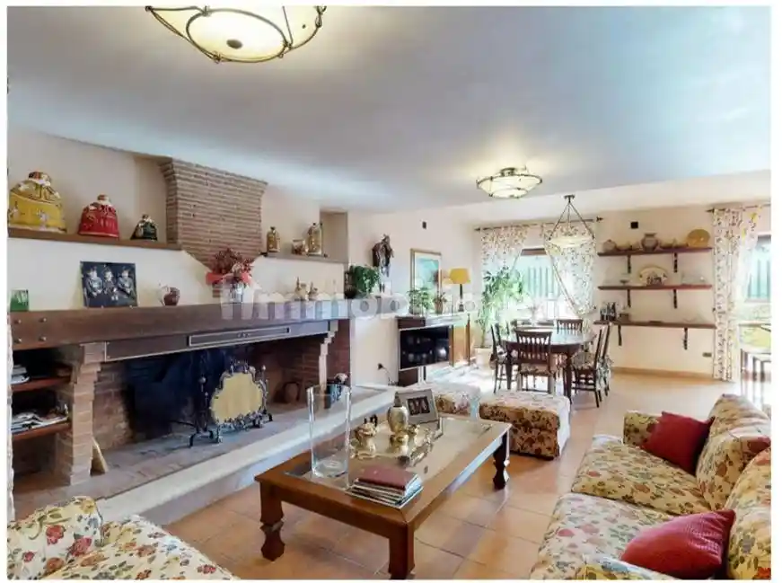 Villa unifamiliare piazza Antonio Gramsci, Centro, Frosinone - foto 4