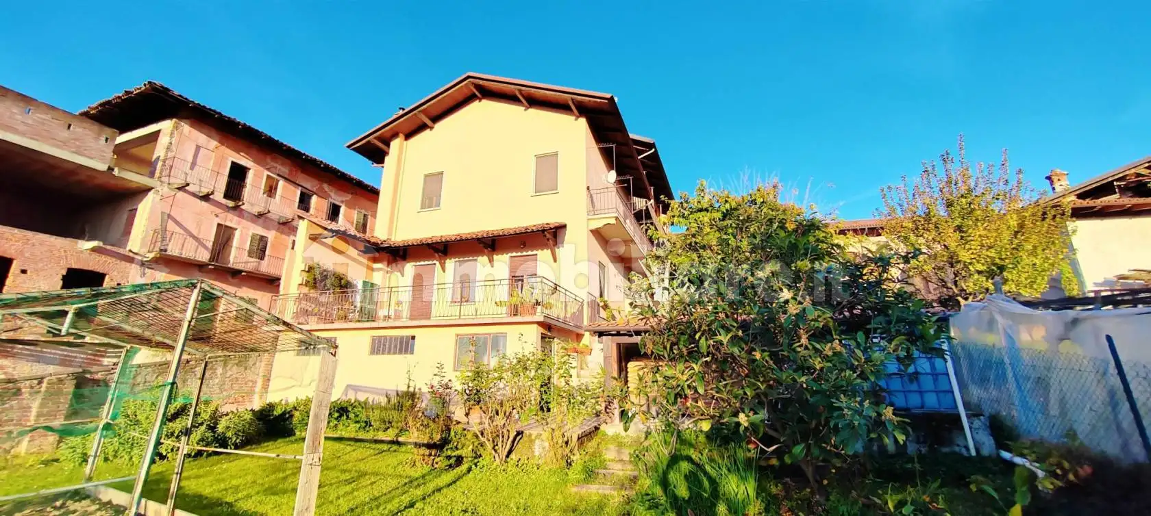 Villa in vendita a Brusnengo