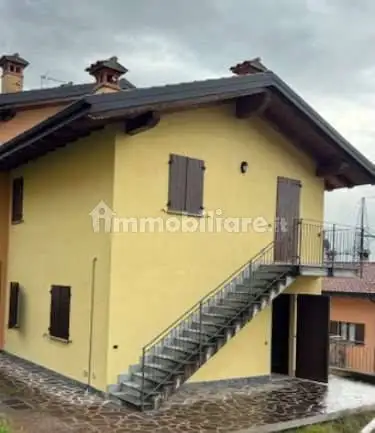 Palazzo - Stabile in asta a Camerata Cornello