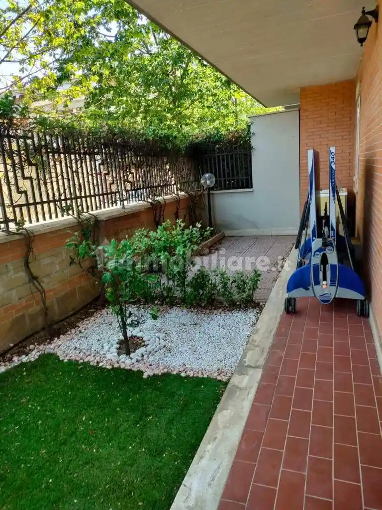 Bilocale ottimo stato, piano terra, Collina delle Muse, Roma - foto 2