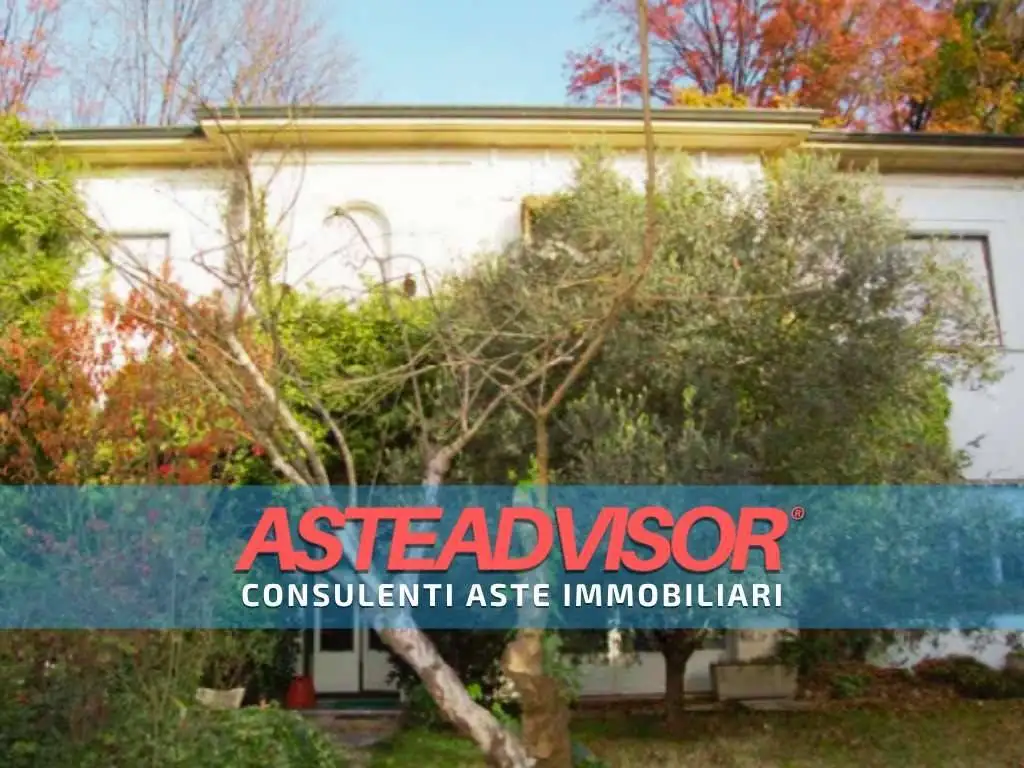 Villa in asta a Albizzate