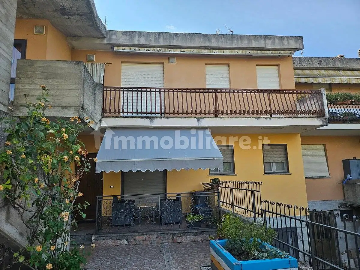 Villetta a schiera in vendita a Penna in Teverina