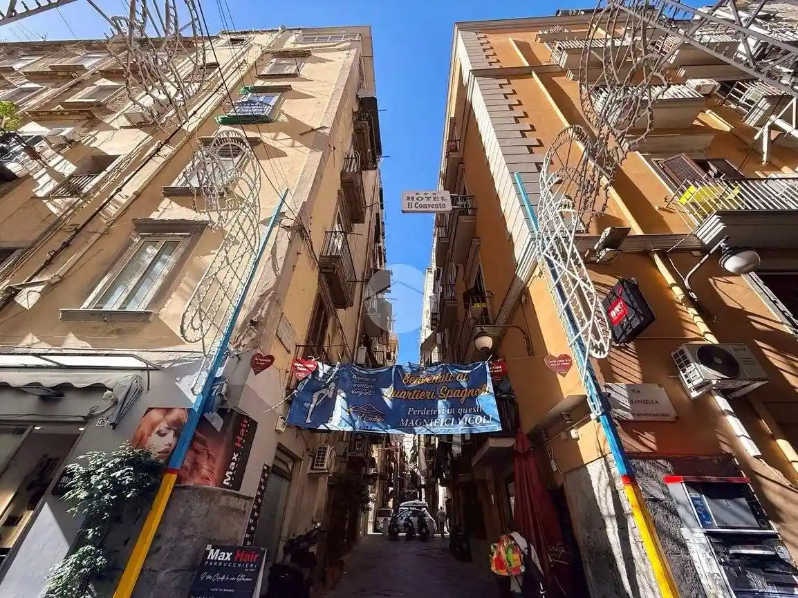 Trilocale Vico Tre Re a Toledo, Quartieri Spagnoli, Napoli - foto 2