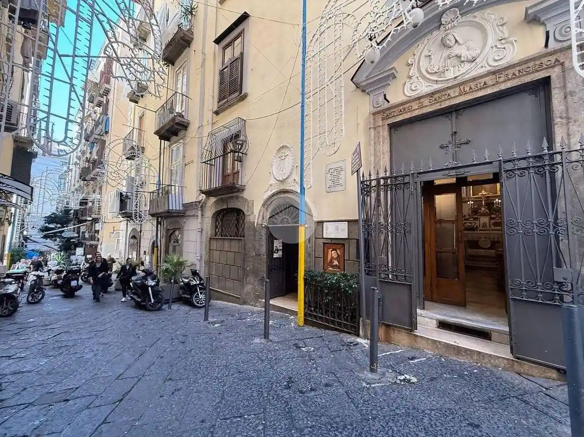 Trilocale Vico Tre Re a Toledo, Quartieri Spagnoli, Napoli - foto 3