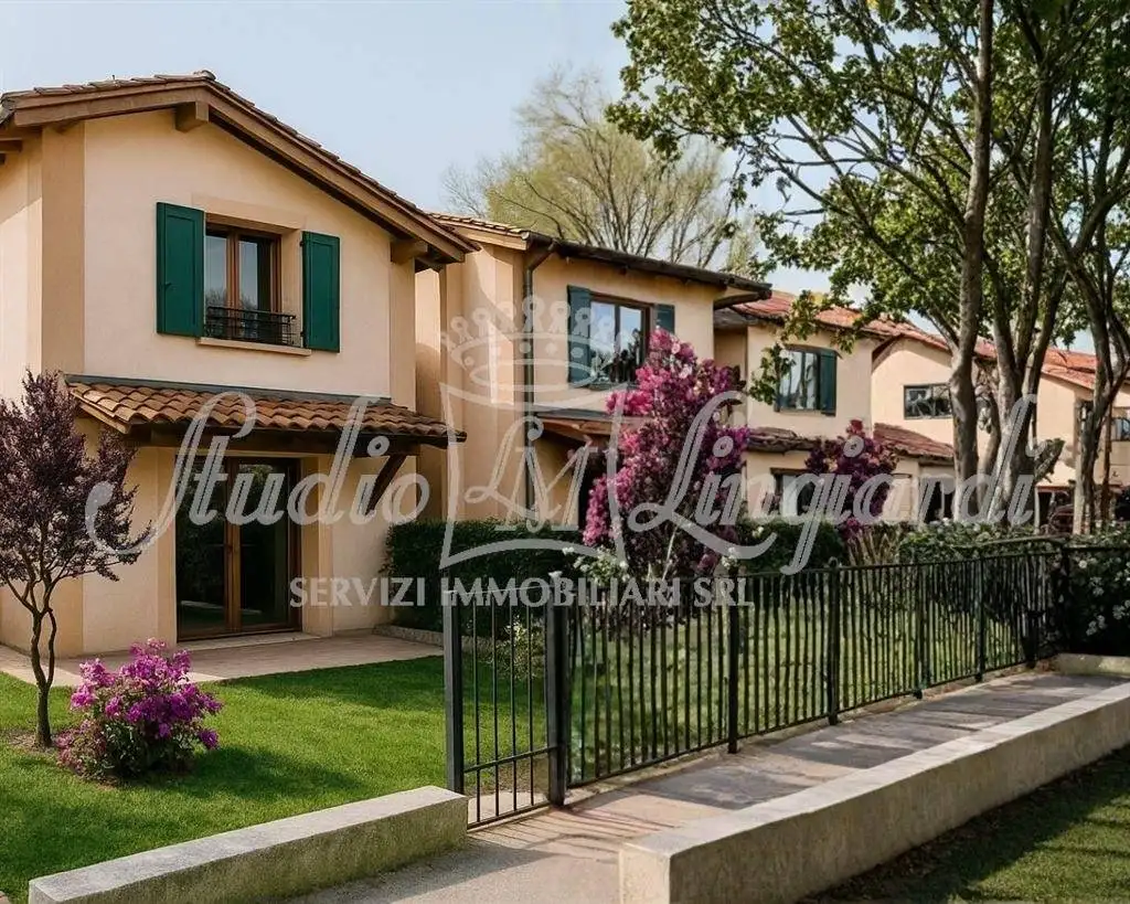 Villa in vendita a Dovera