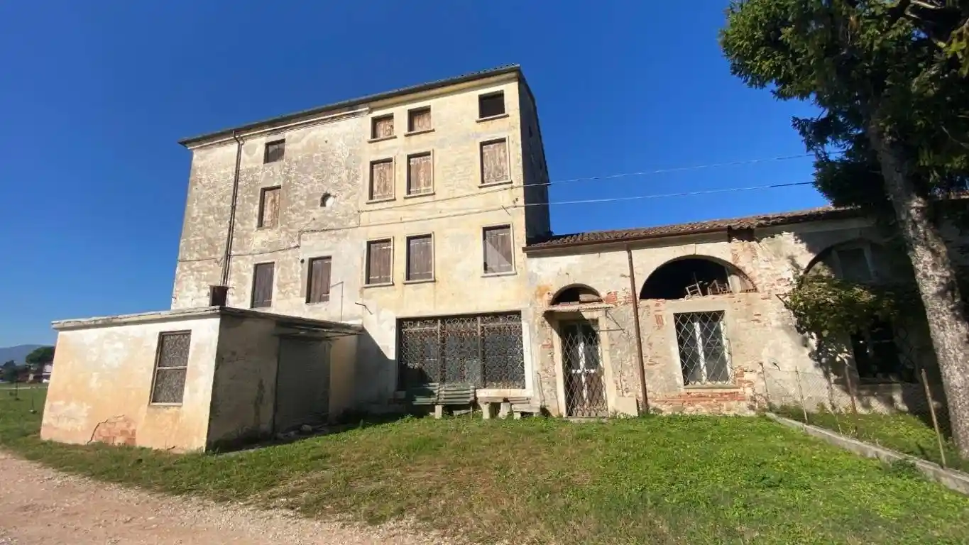 Casa indipendente in vendita a Thiene