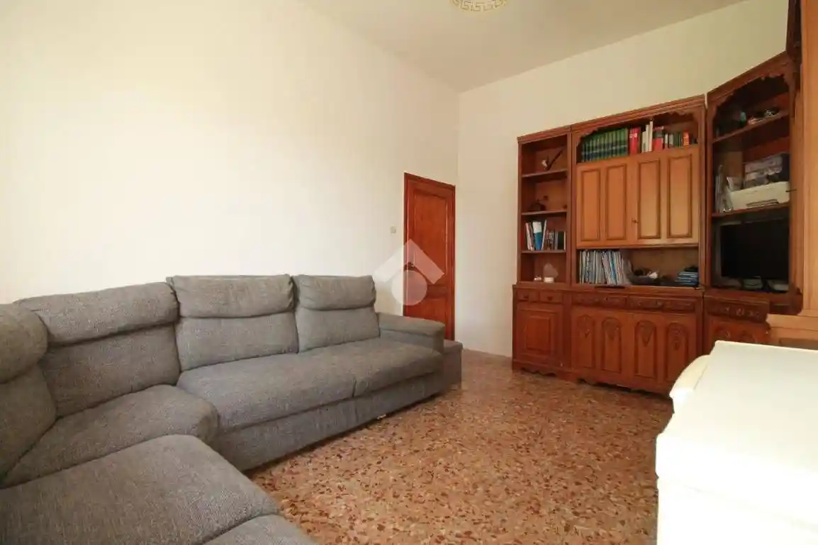 Casa indipendente in vendita a Prato