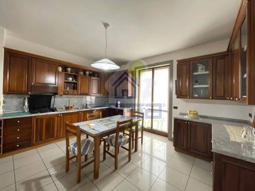 Villa unifamiliare via Bernini, Centro, Castelvetro Piacentino - foto 4