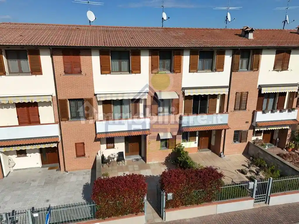 Villetta a schiera - foto 2