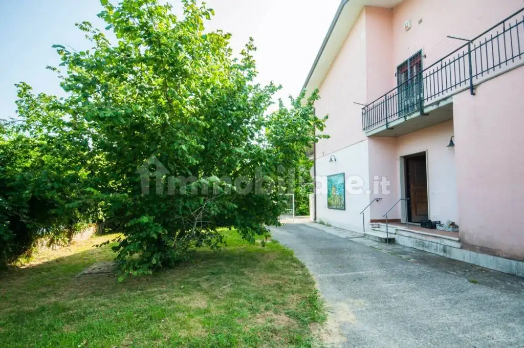 Villa in vendita a Sarzana