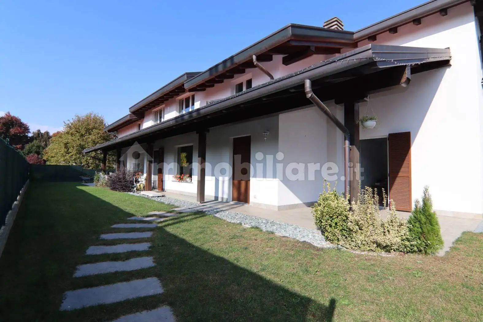 Villa in vendita a Faloppio