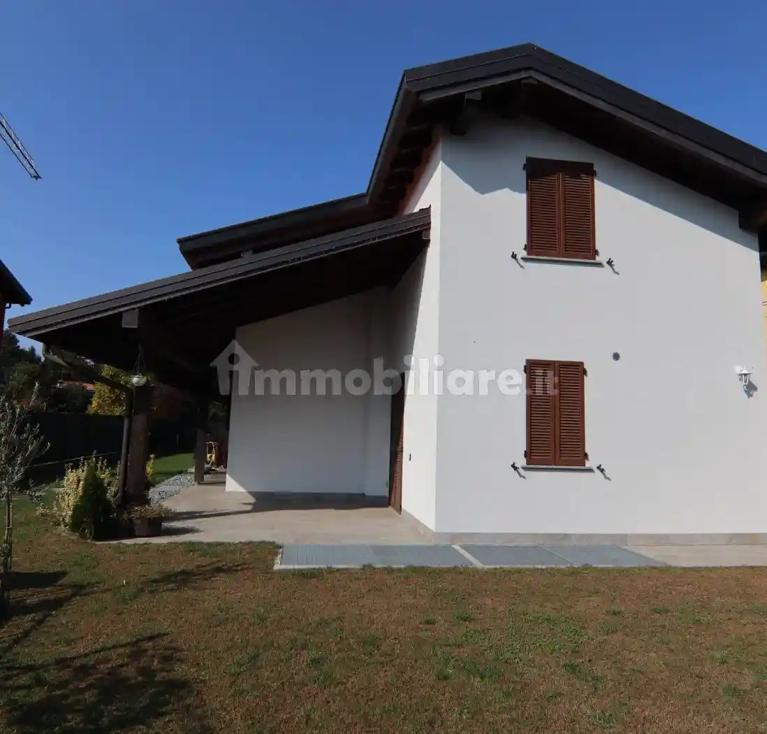 Villa bifamiliare 223 m², Faloppio - foto 5