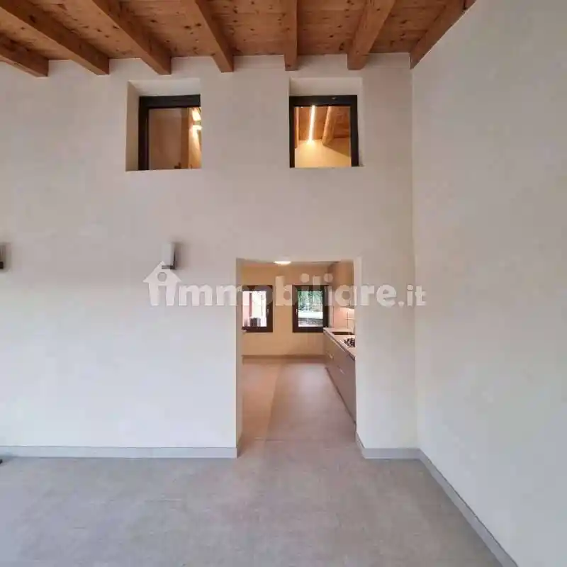 Villa unifamiliare via Capitelvecchio, Centro, Bassano del Grappa - foto 2