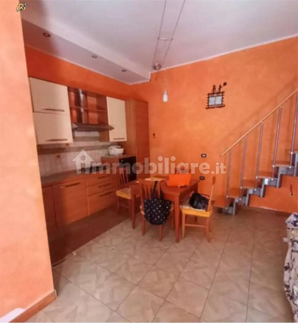 Appartamento all'asta via Fratelli Colagrossi, 29, Colonna - foto 5