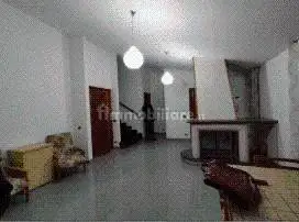 Villa in asta a Polla