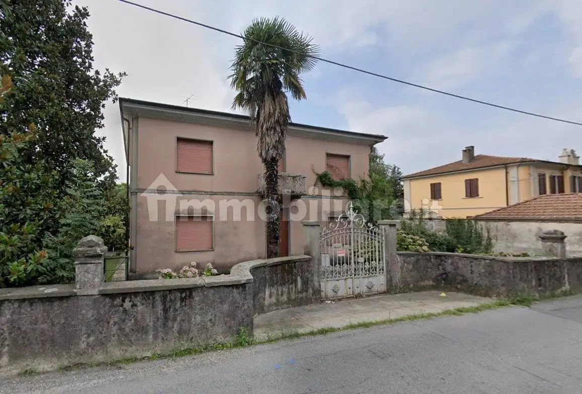 Villa in asta a Sangiano