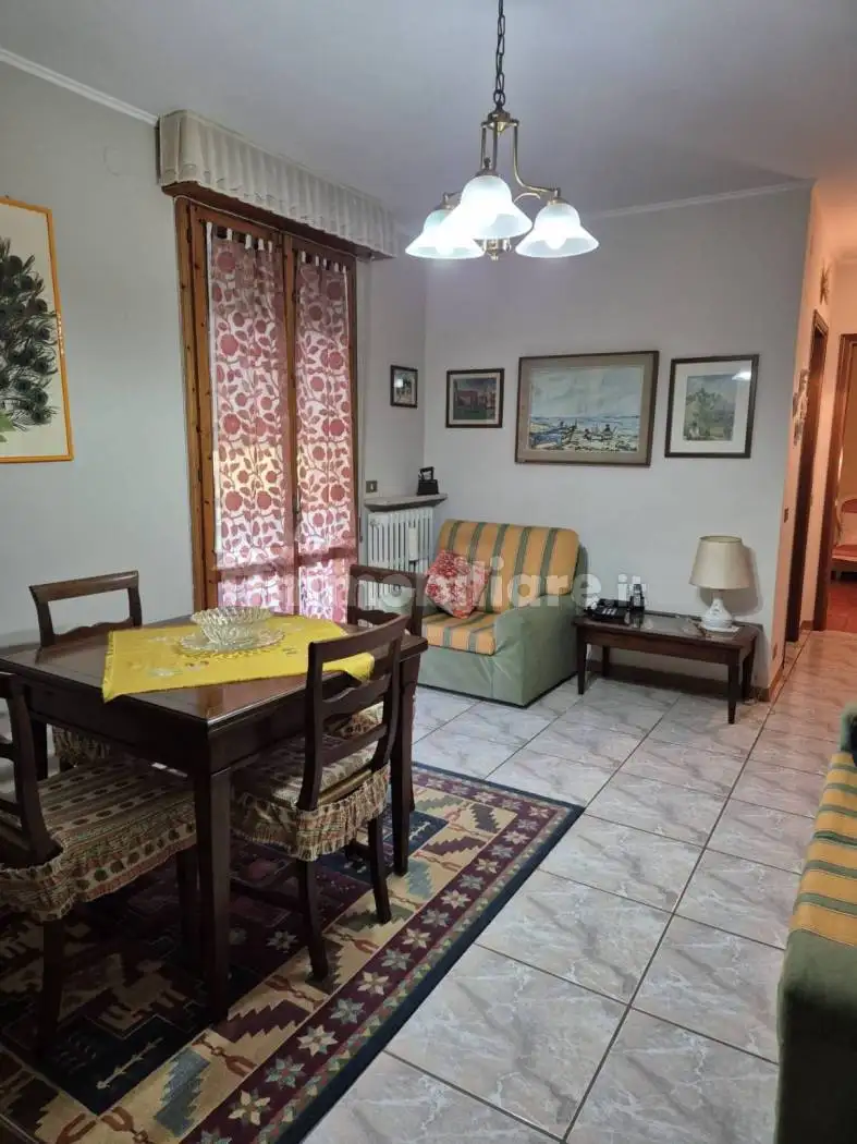 Trilocale ottimo stato, primo piano, Centro, Carpineti - foto 3