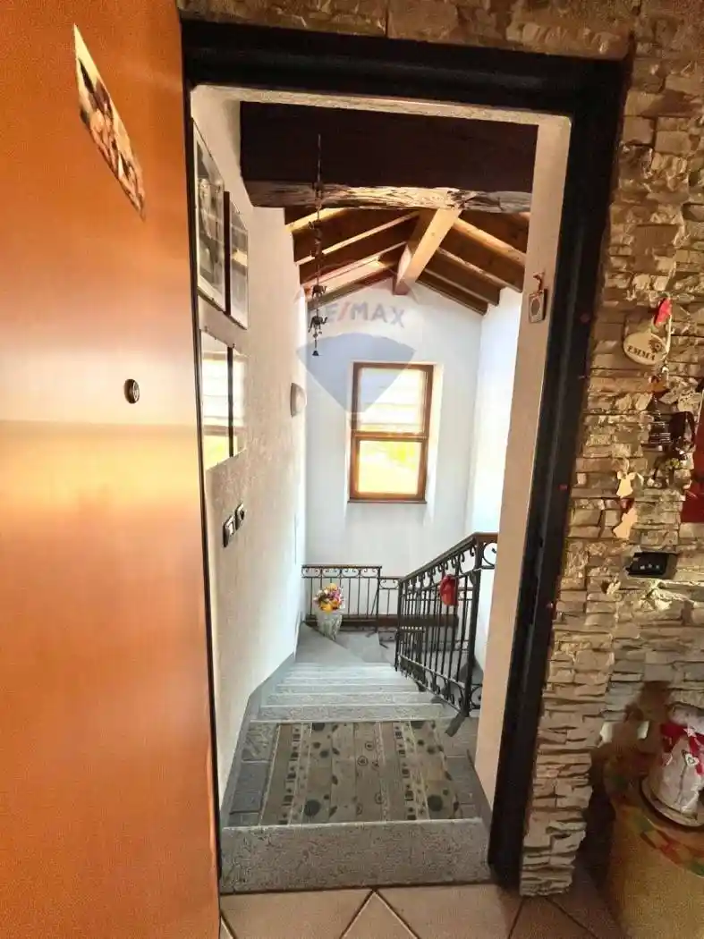 Trilocale G. Garibaldi 30, Centro, Cunardo - foto 4