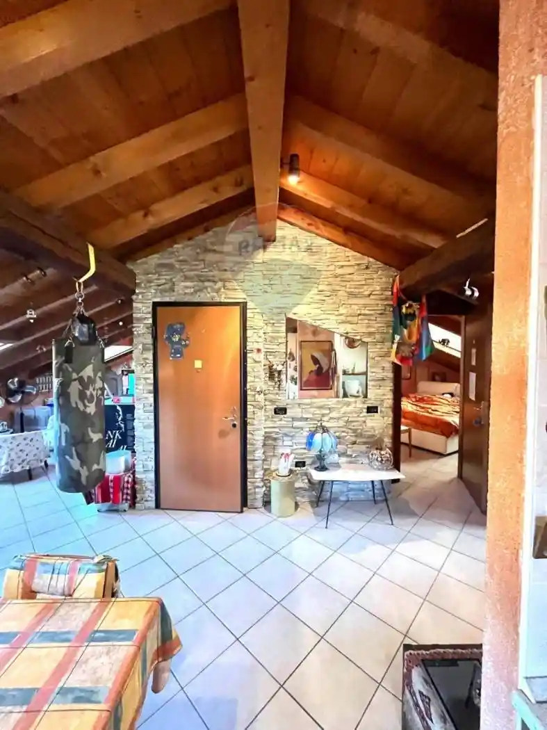 Trilocale G. Garibaldi 30, Centro, Cunardo - foto 5